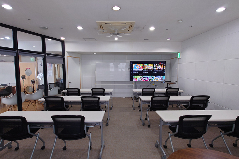 姫路スタイル　少人数セミナー室、参加者さんの駐車場完備