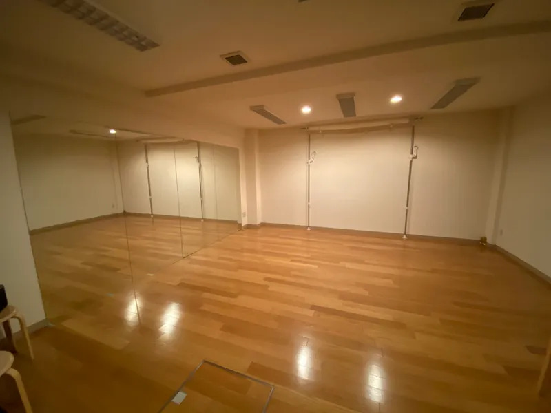 【神保町駅から徒歩2分】ダンス、ボイトレ、演技稽古や講習会もできるレンタルスペー