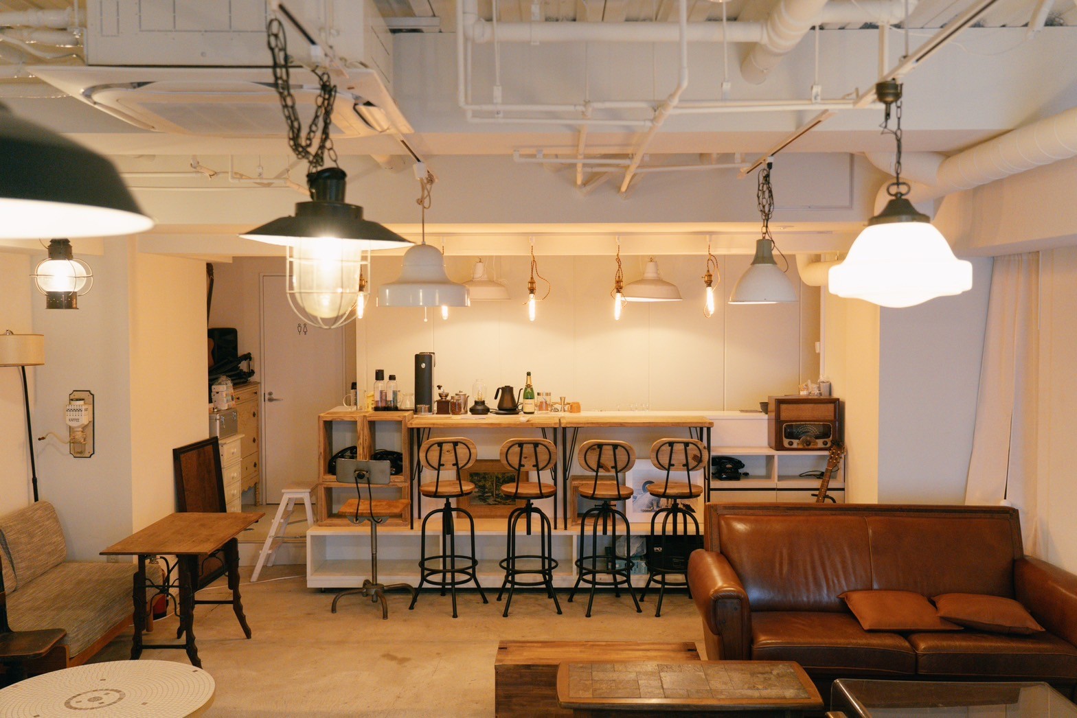 心斎橋エリア！駅チカ路面店！最大35名以上貸切OK！オシャレなカフェ＆バー空間☆