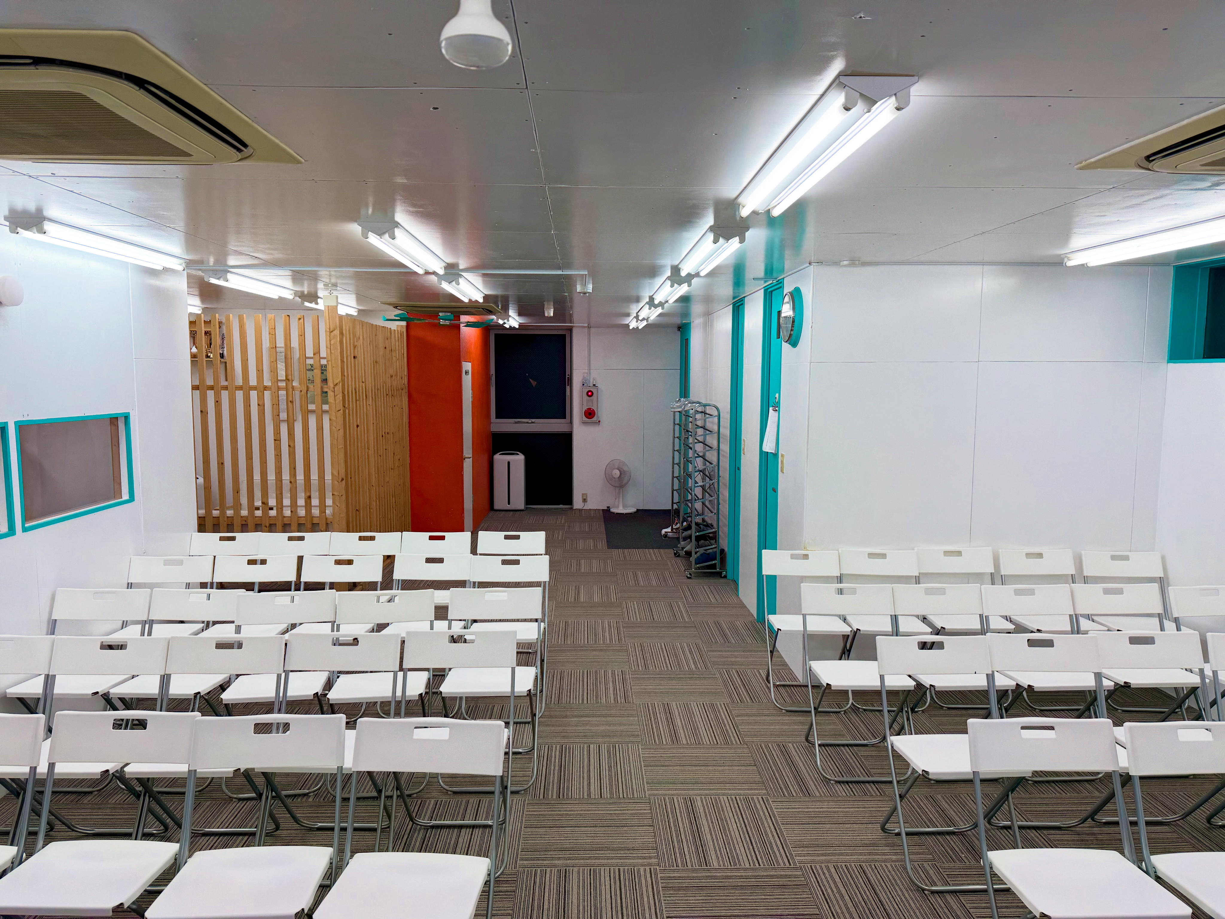 【M6】78m｜渋谷から最短20分｜高津駅徒歩3分｜59名着席可｜室内喫煙室あり