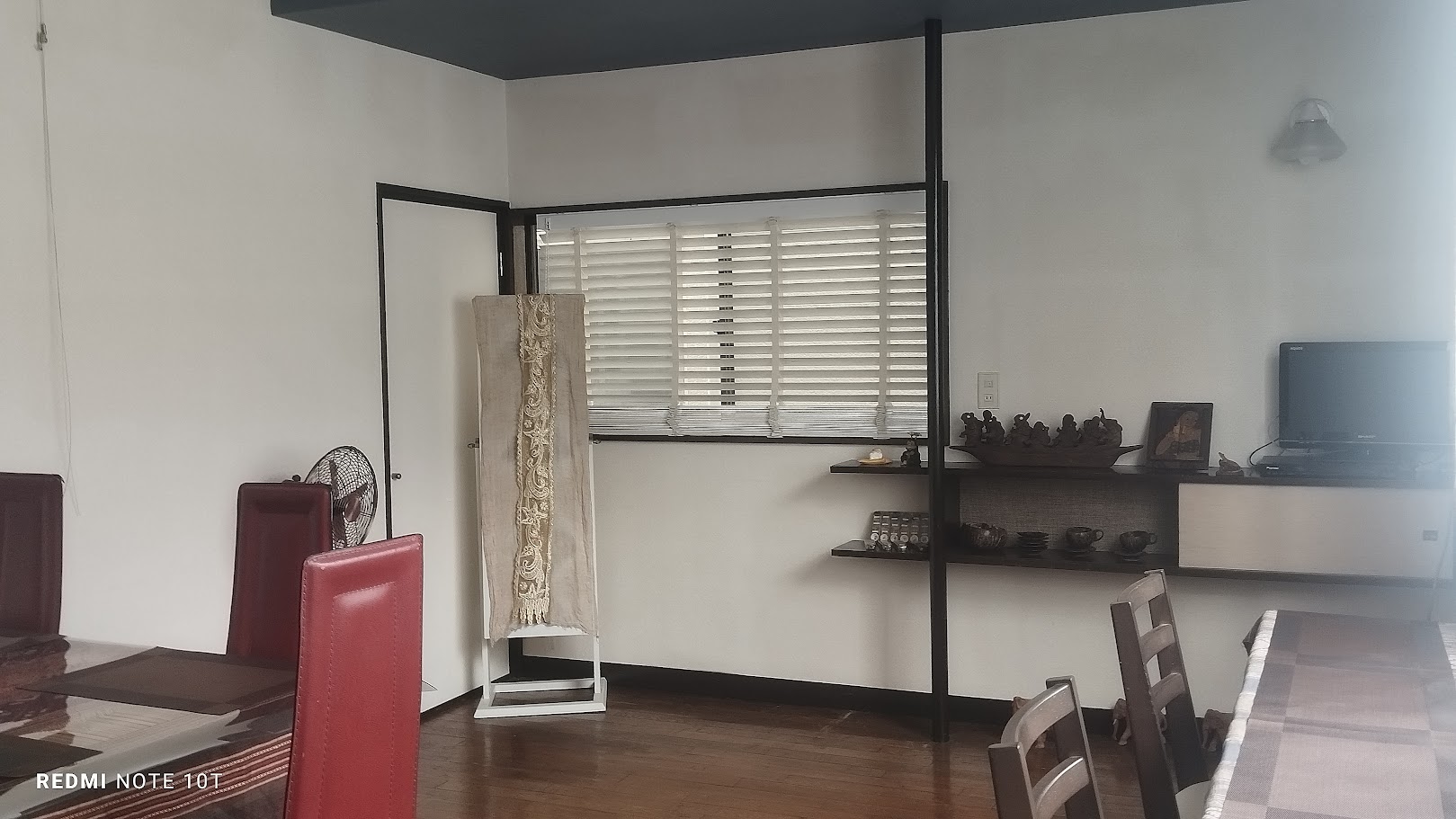 神泉駅すぐ　洋室10畳2階　ｷﾞｬﾗﾘｰ可　飲食可